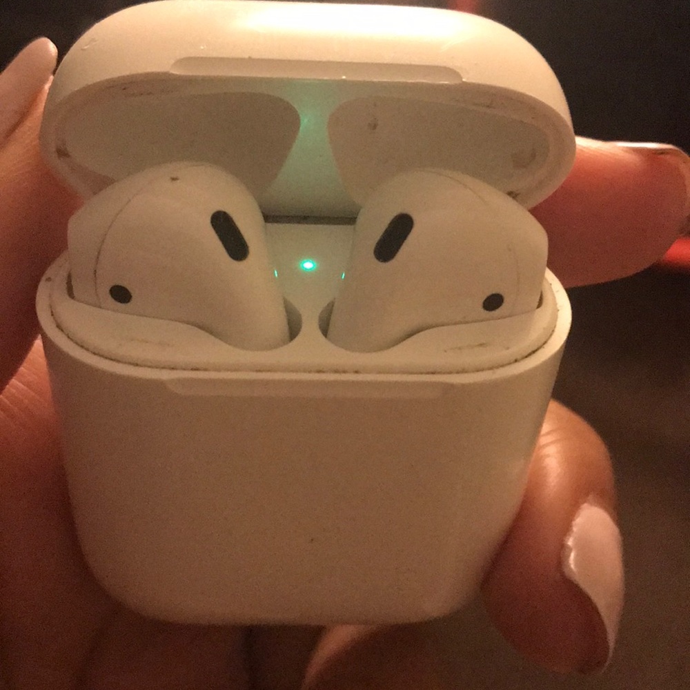 BRAND NEW Authentic Apple Airpods 20% off